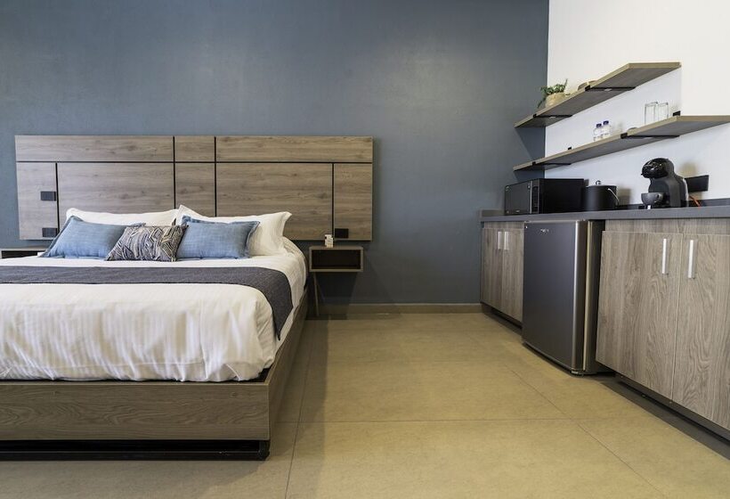 جناح سوبيريور, Th Hotel & Vivienda