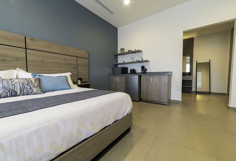 جناح سوبيريور, Th Hotel & Vivienda