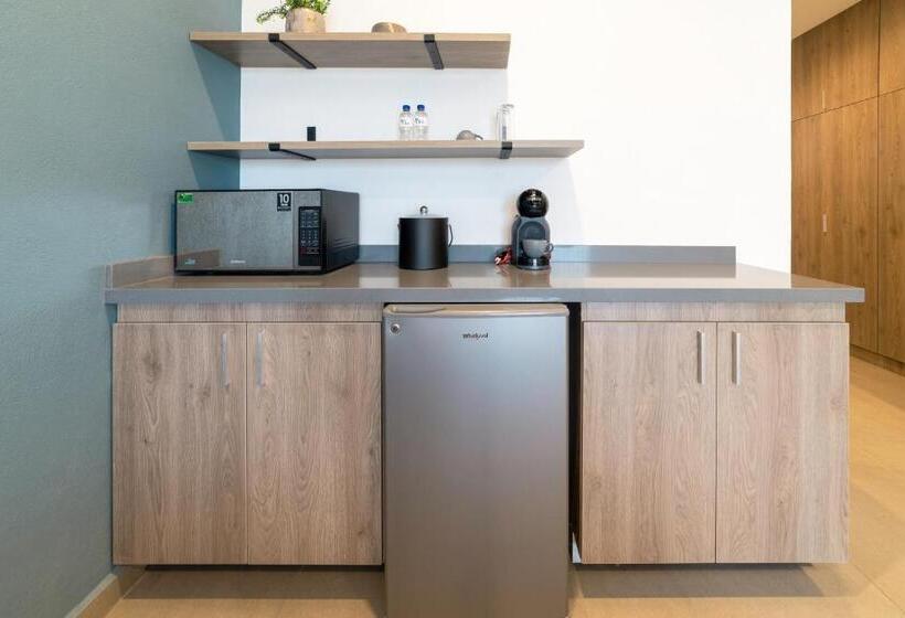 جناح مزوَّد بشرفة, Th Hotel & Vivienda