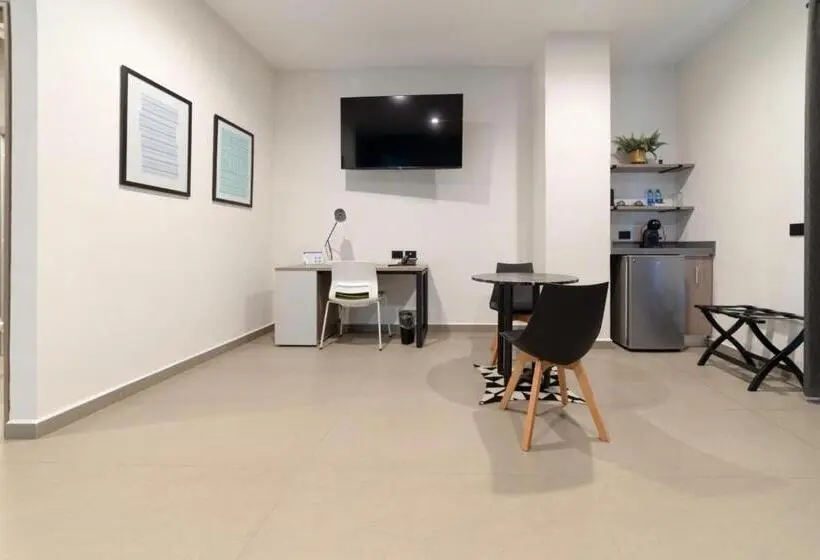 バルコニー付スイート, Th Hotel & Vivienda