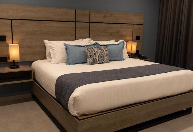 جناح سوبيريور, Th Hotel & Vivienda