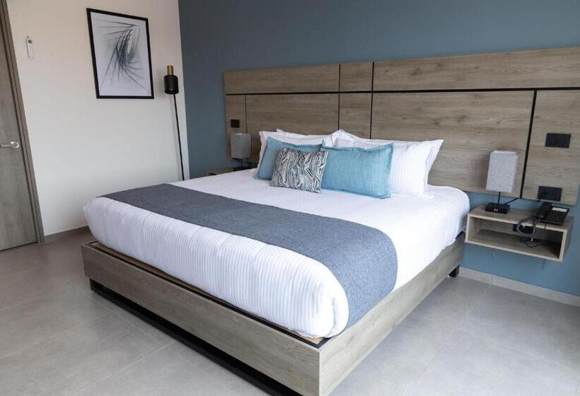 جناح سوبيريور, Th Hotel & Vivienda