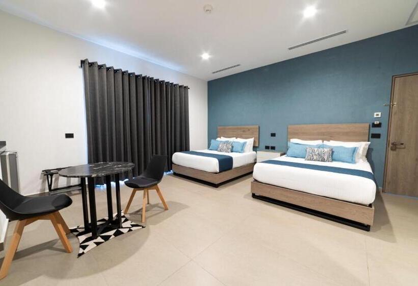 Люкс с Балконом, Th Hotel & Vivienda