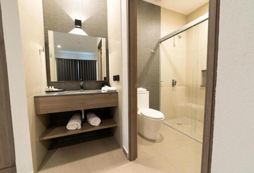 جناح مزوَّد بشرفة, Th Hotel & Vivienda