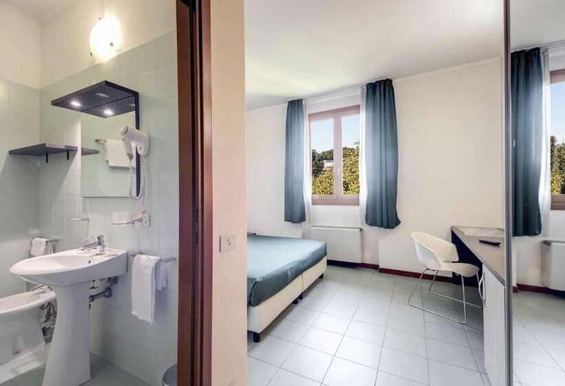 חדר סטנדרט לשלושה, Alba Roma