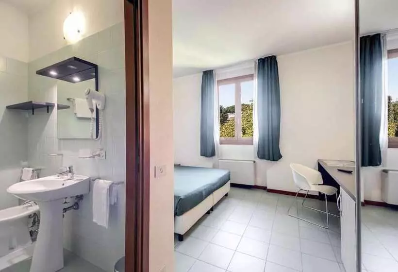 اتاق استاندارد چهار تخته, Alba Roma