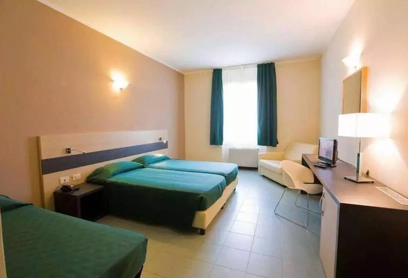 اتاق استاندارد چهار تخته, Alba Roma