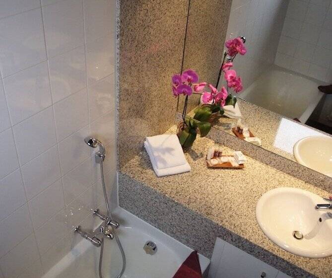 수피리어 룸, Gratte Ciel Ariana