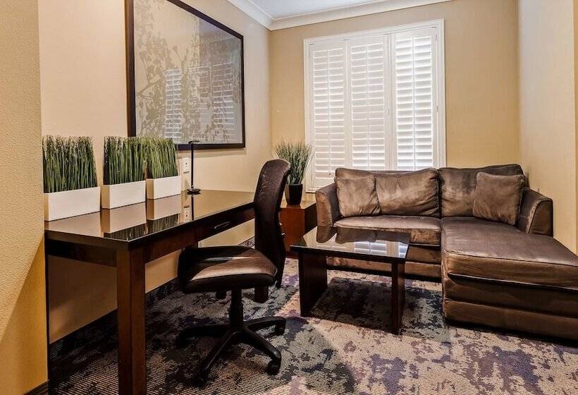 جناح, Best Western Plus Avita Suites