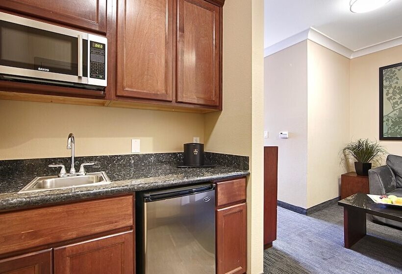 جناح, Best Western Plus Avita Suites