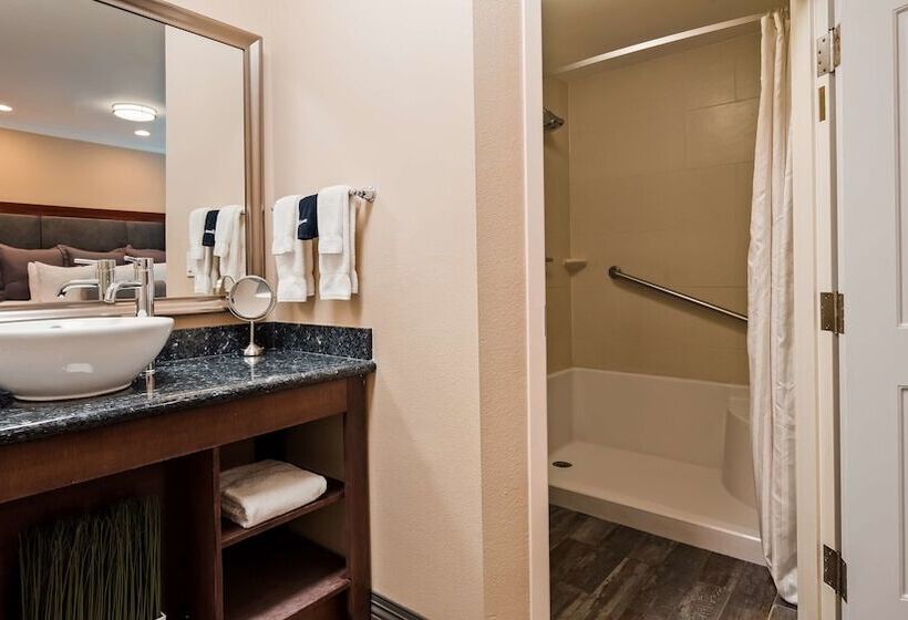 جناح, Best Western Plus Avita Suites