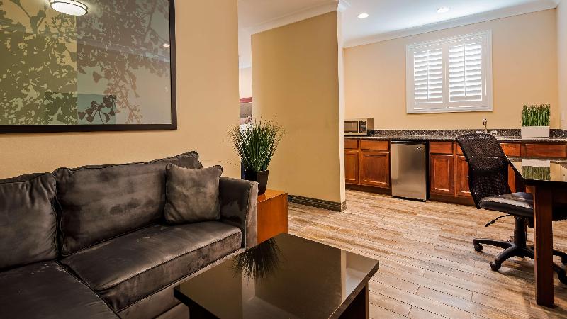 جناح سرير كينج, Best Western Plus Avita Suites