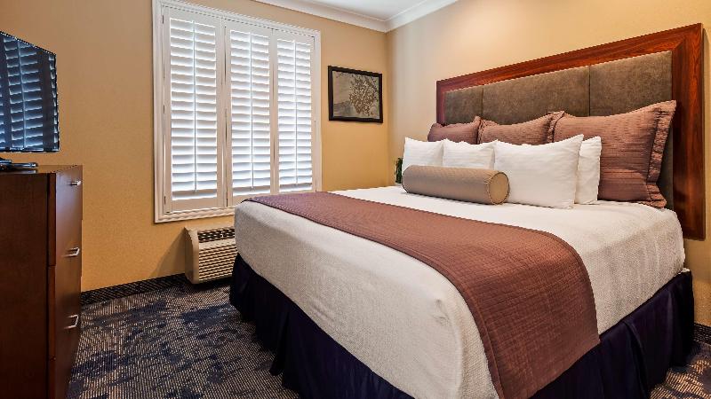 스위트 킹사이즈 침대, Best Western Plus Avita Suites