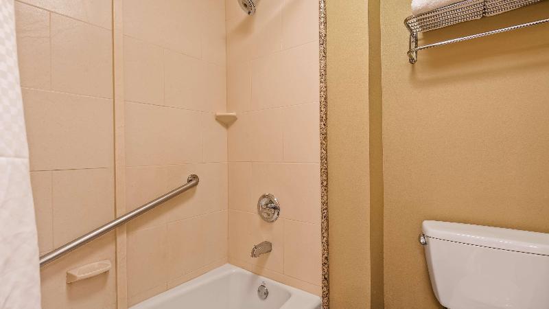 جناح لذوى الاحتياجات الخاصة, Best Western Plus Avita Suites