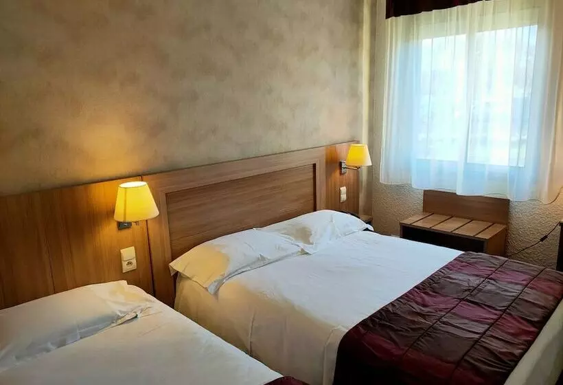 スタンダードトリプルルーム, Brit Hotel Castres