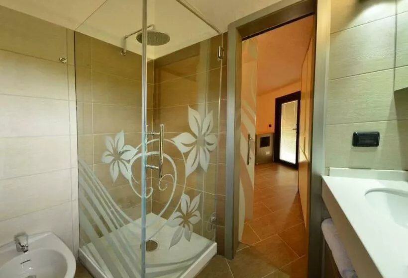 بانگلوی استاندارد با چشم‌انداز دریا, Calanica Resort