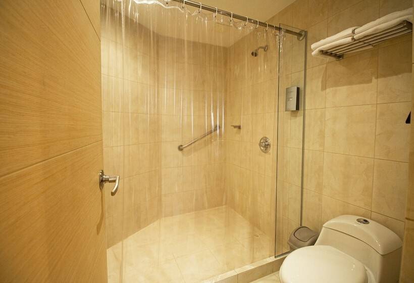 סוויטת ג'וניור, Estelar Blue