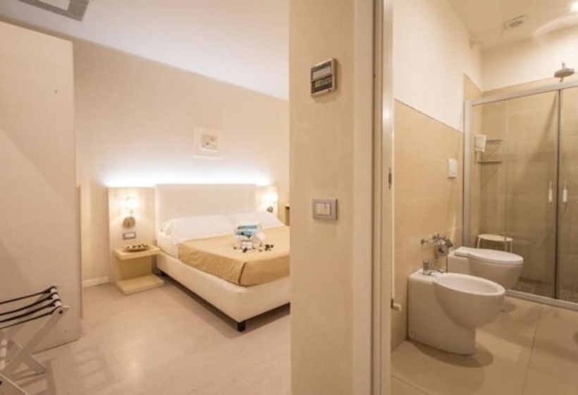اتاق استاندارد یک نفره, Ferretti Beach