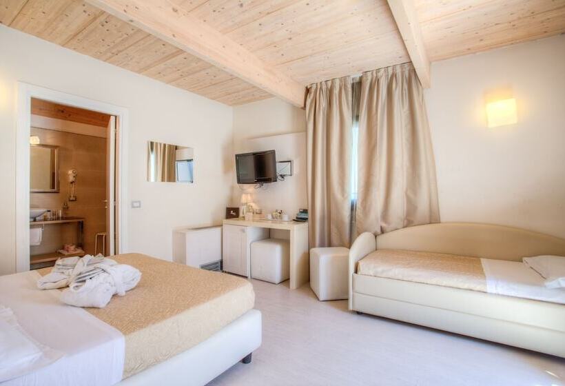 اتاق استاندارد, Ferretti Beach