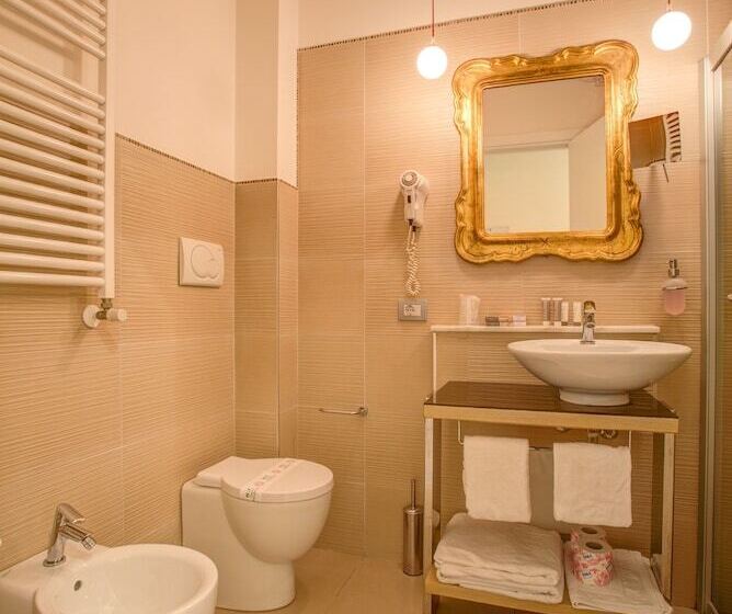 اتاق استاندارد چهار تخته, Ferretti Beach