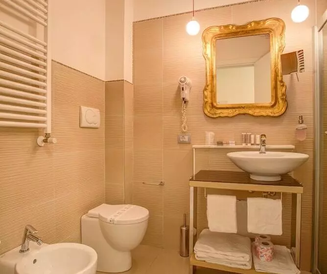 اتاق استاندارد سه نفره, Ferretti Beach