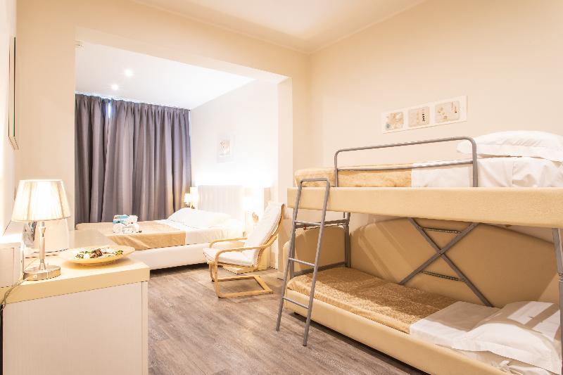 اتاق استاندارد چهار تخته, Ferretti Beach