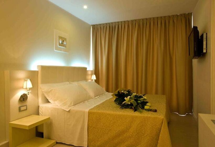 اتاق کلاسیک, Ferretti Beach