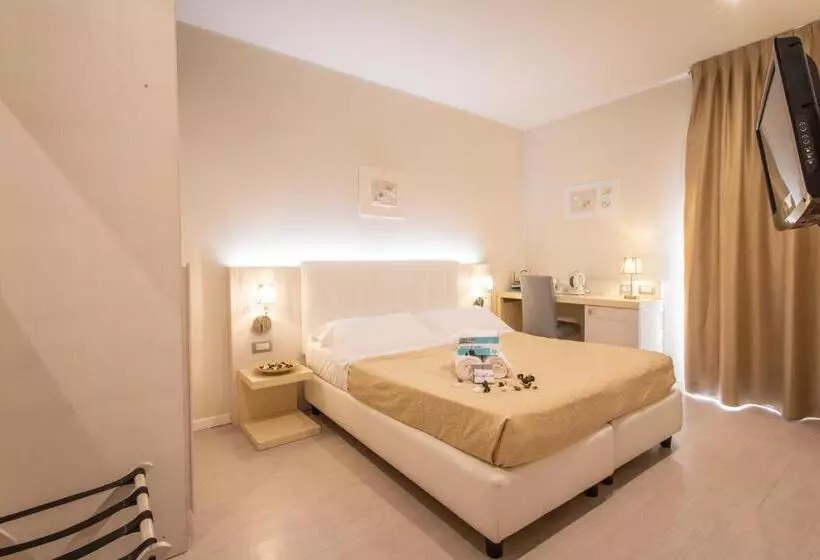 اتاق کلاسیک, Ferretti Beach
