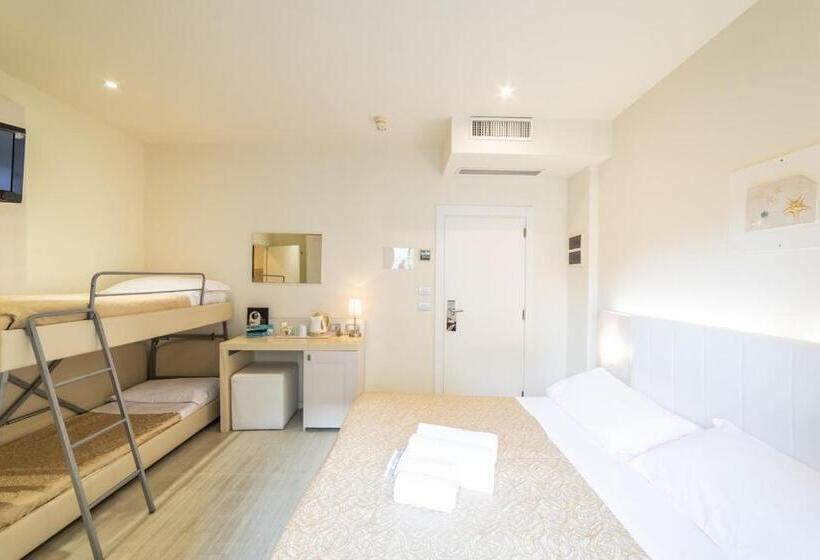 اتاق استاندارد چهار تخته, Ferretti Beach