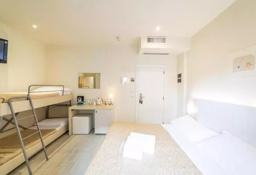 اتاق استاندارد چهار تخته, Ferretti Beach