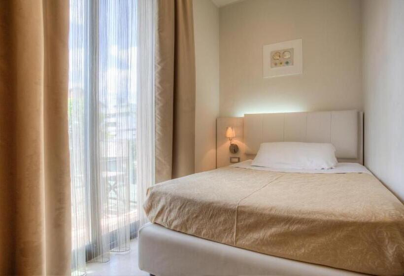 اتاق استاندارد یک نفره, Ferretti Beach