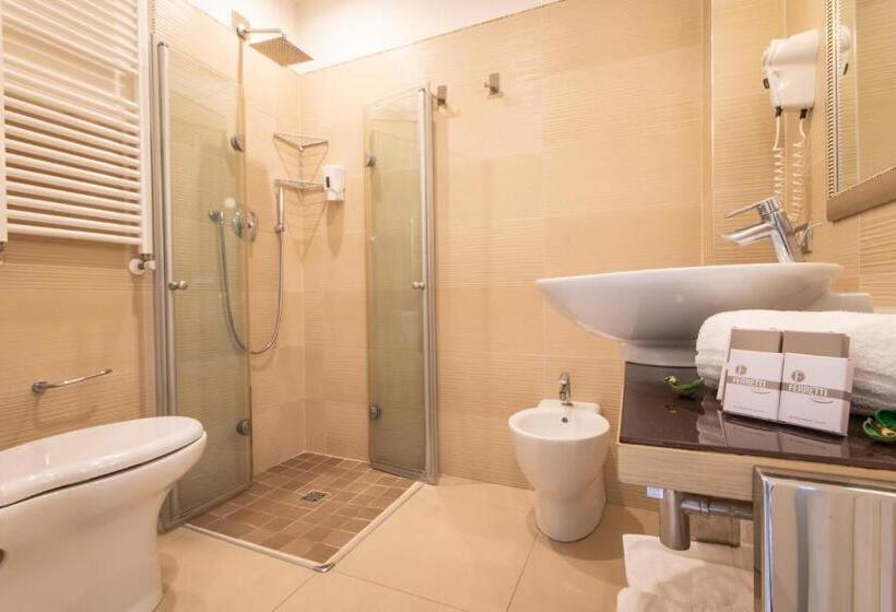 اتاق استاندارد یک نفره, Ferretti Beach