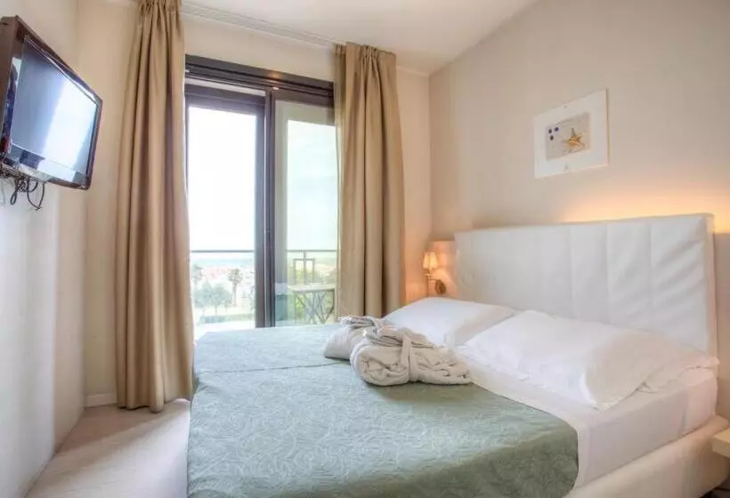 اتاق استاندارد, Ferretti Beach