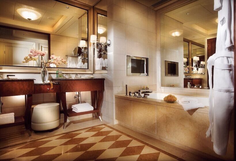 Номер Deluxe, Four Seasons Hotel Macao