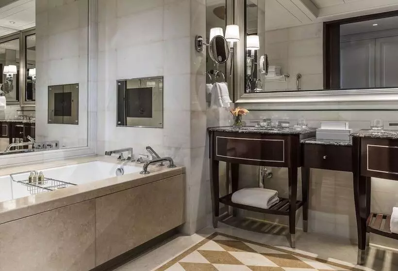 سوئیت سلطنتی 2 خوابه, Four Seasons Hotel Macao