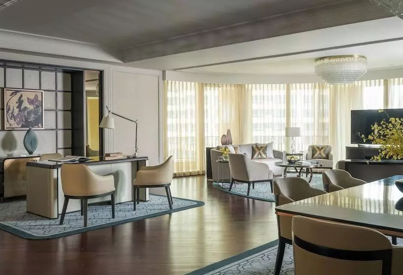 سوئیت سلطنتی 2 خوابه, Four Seasons Hotel Macao