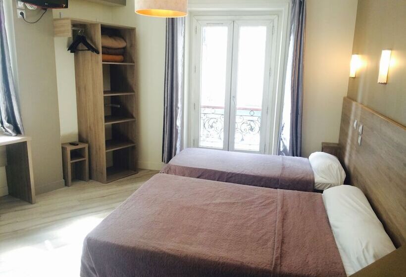 اتاق استاندارد سه نفره, Grand Hôtel Magenta