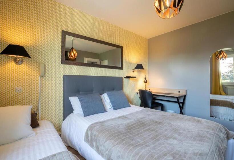 Номер Стандарт Трехместный, Hôtel Parc Adélie   Logis Hôtels