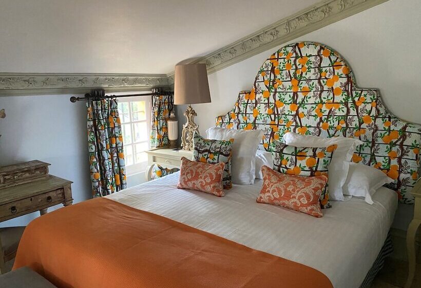 جناح جونيور, Hôtel Villa Marie Saint Tropez