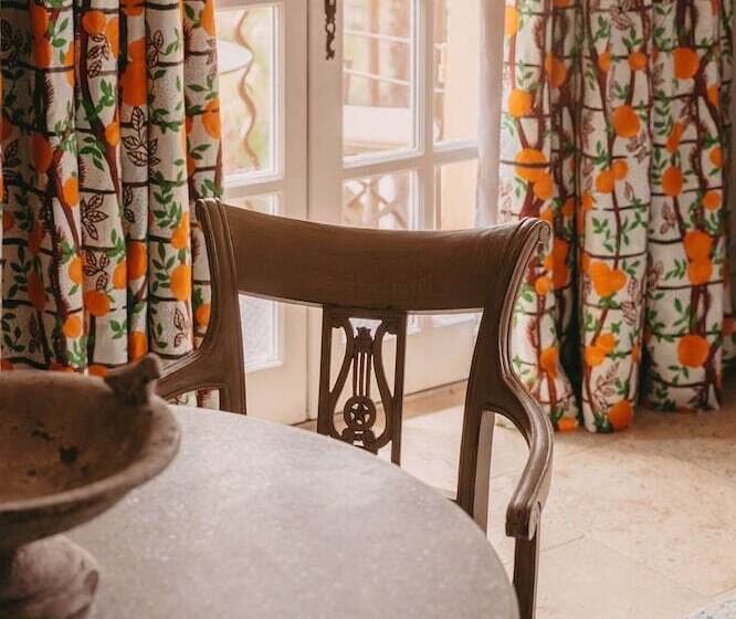 جناح جونيور, Hôtel Villa Marie Saint Tropez