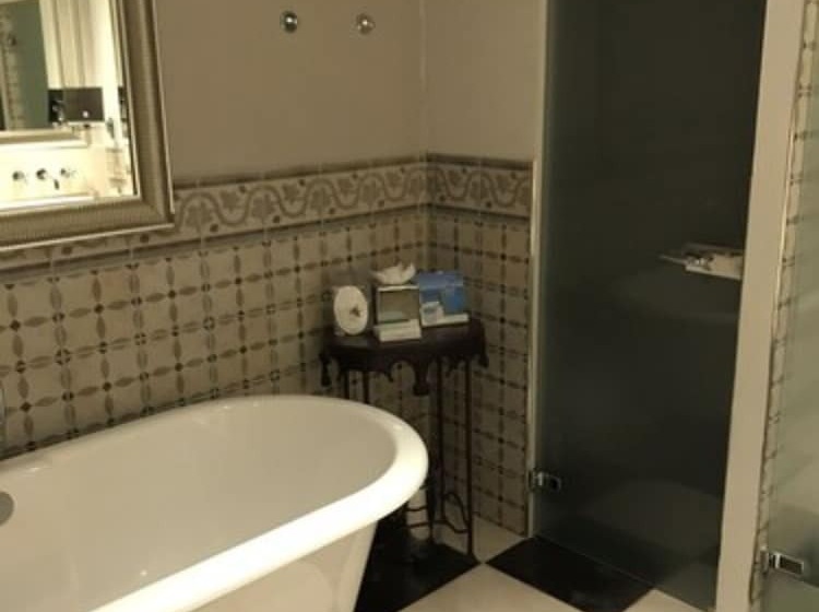 جناح, Hôtel Villa Marie Saint Tropez