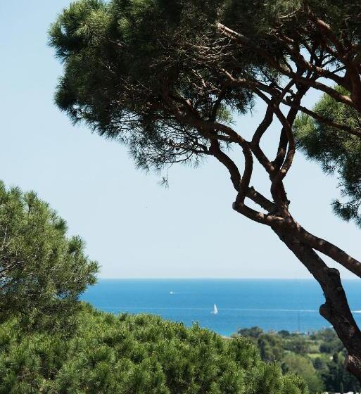 جناح جونيور, Hôtel Villa Marie Saint Tropez