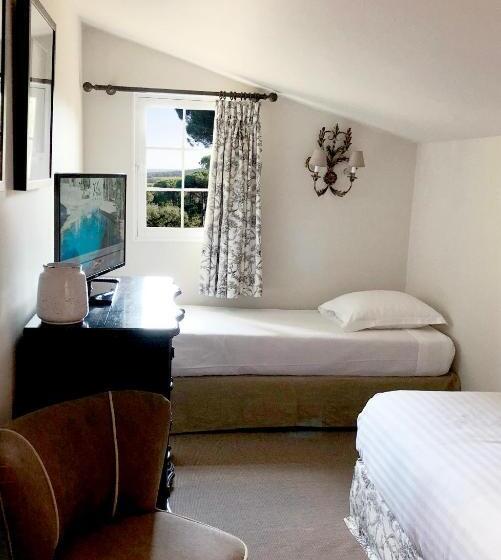 جناح جونيور عائلى, Hôtel Villa Marie Saint Tropez