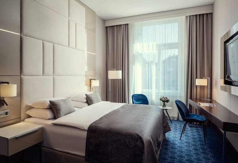 اتاق اجرایی, Kings Court