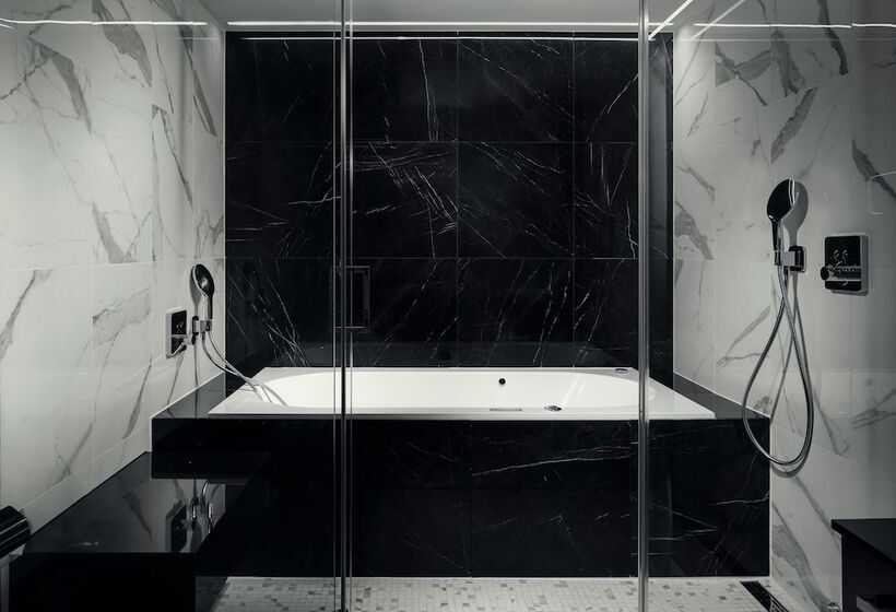 سوییت اجرایی, Kings Court