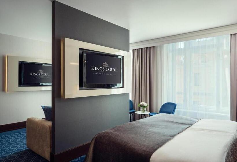 سوییت جونیور, Kings Court