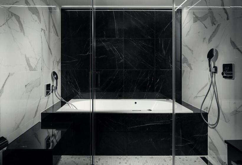 سوییت اجرایی, Kings Court