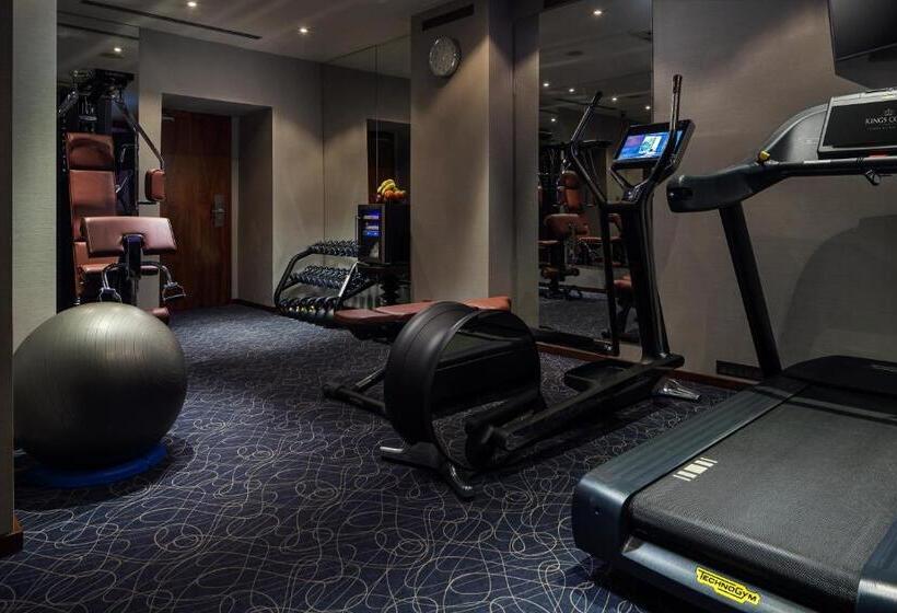 سوئیت با تخت بزرگ, Kings Court