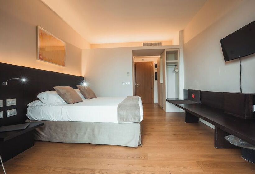 Номер Стандарт Вид на Сад, Mod 05 Bike