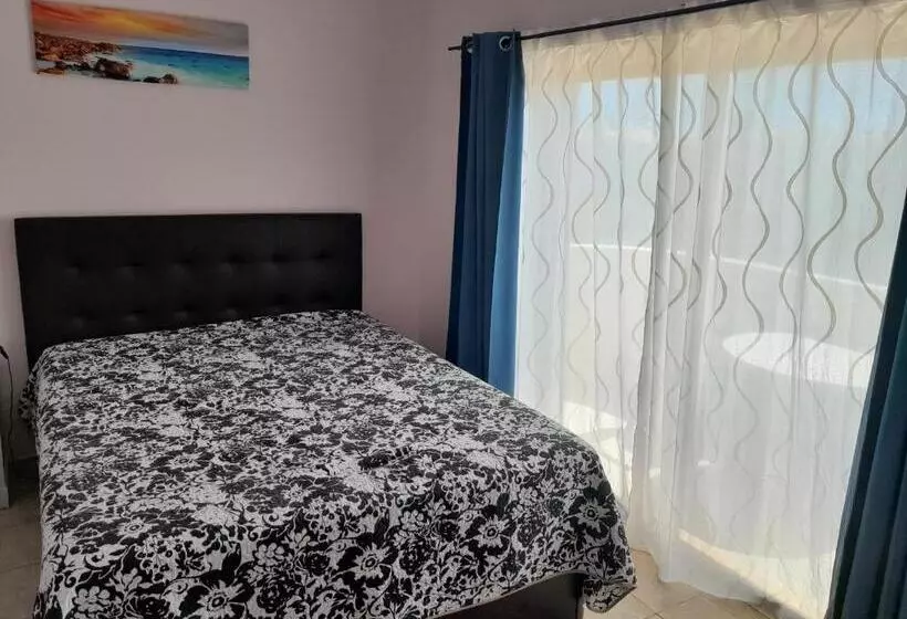 プールの見える1ベッドルームアパートメント, Residence 1000 Roses